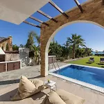 Seafront Ionion H5 Villa *