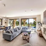 Villa Seafront Ionion H5 *