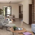 Villa Seafront Ionion H5 *