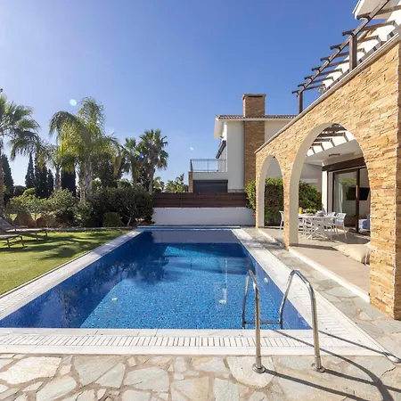 Villa Seafront Ionion H5