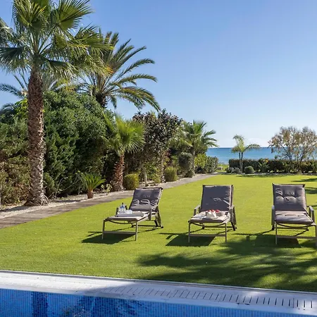 Villa Seafront Ionion H5 *