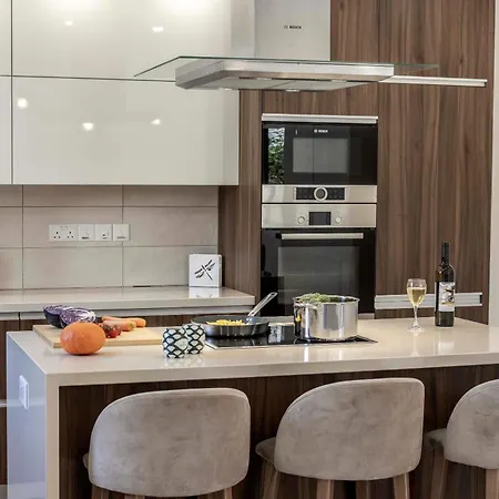 Villa Seafront Ionion H5 *