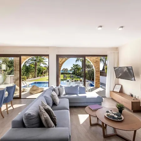 Villa Seafront Ionion H5