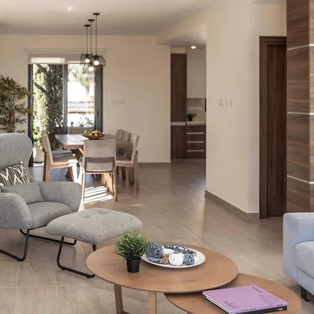 Villa Seafront Ionion H5 *