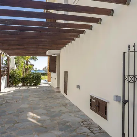 Villa Seafront Ionion H5 *