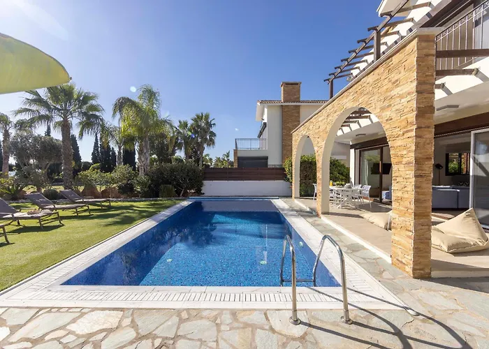 Villa Seafront Ionion H5