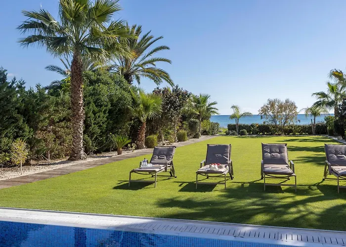 Villa Seafront Ionion H5 *