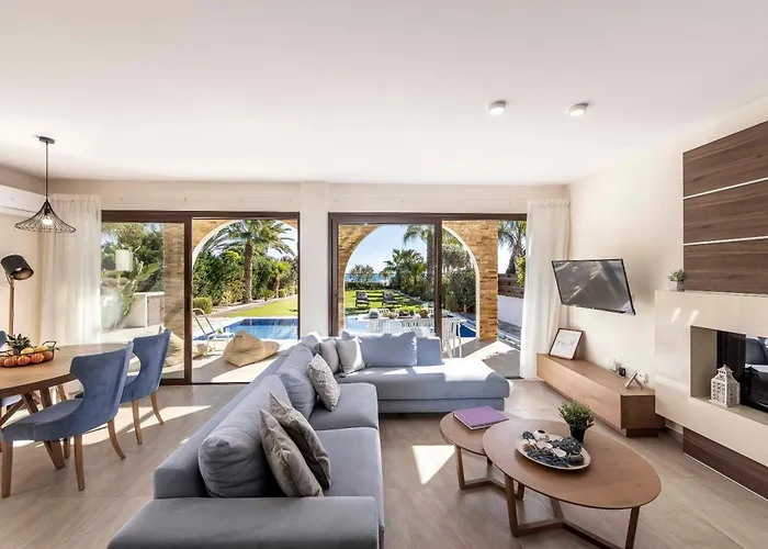 Villa Seafront Ionion H5