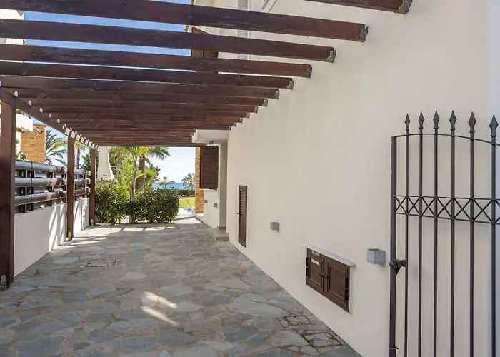 Villa Seafront Ionion H5 *